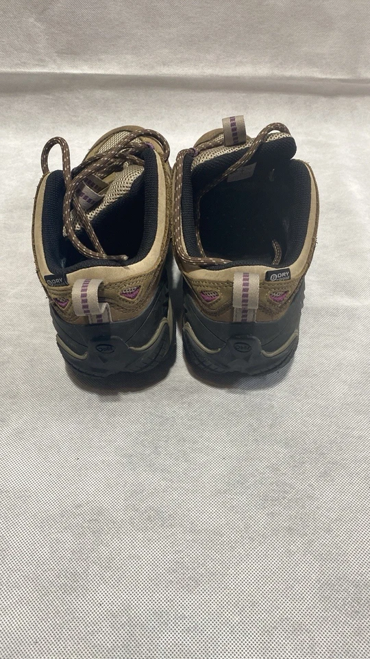 Botas de caminhada femininas impermeáveis Oboz, tamanho 9.5, marrom e roxo - Imagem 3 de 4