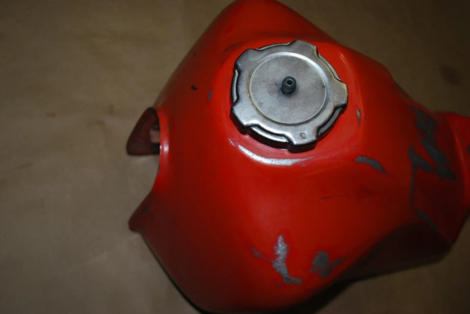 Honda XL250R 1984 tanque de gasolina con tapa y llave Foto 3 de 4