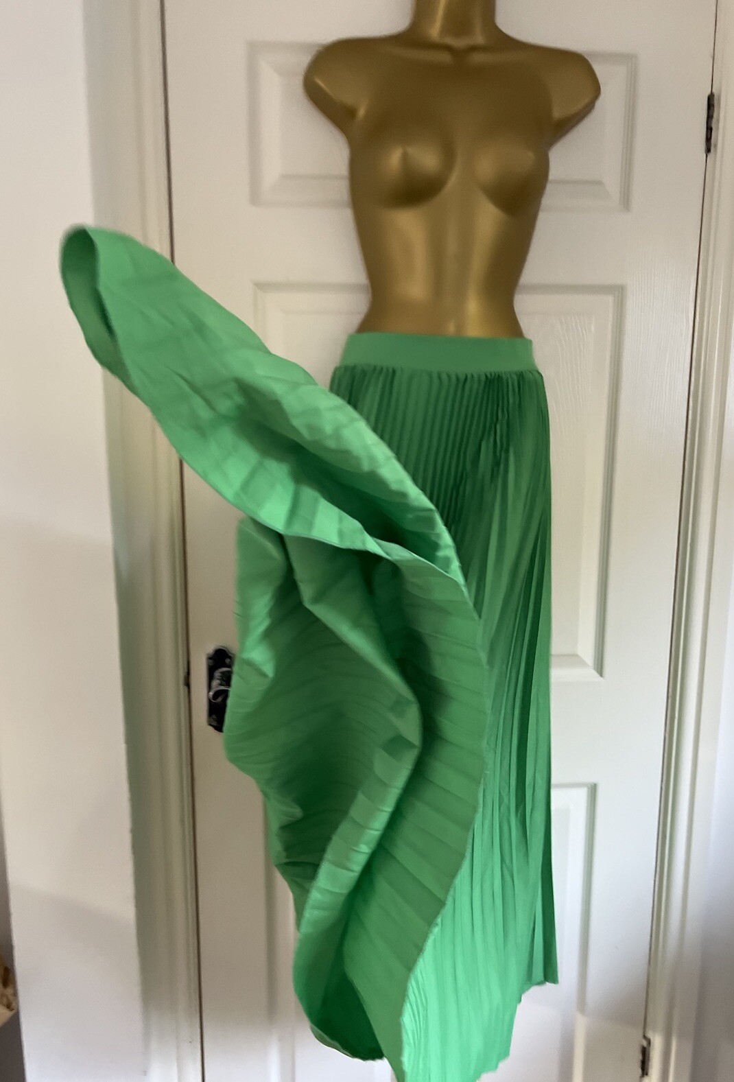 Bright Green Pleated Maxi Long Full Skirt Small M Gypsy Boho Zip Fairy Dance