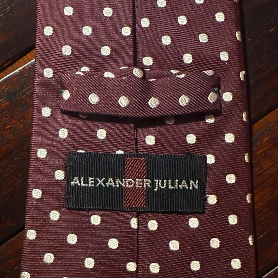 Corbata Alexander Julian Seda Borgoña Lunares Patrón Clásico 56x31/4 Ropa de Hombre Foto 3 de 4