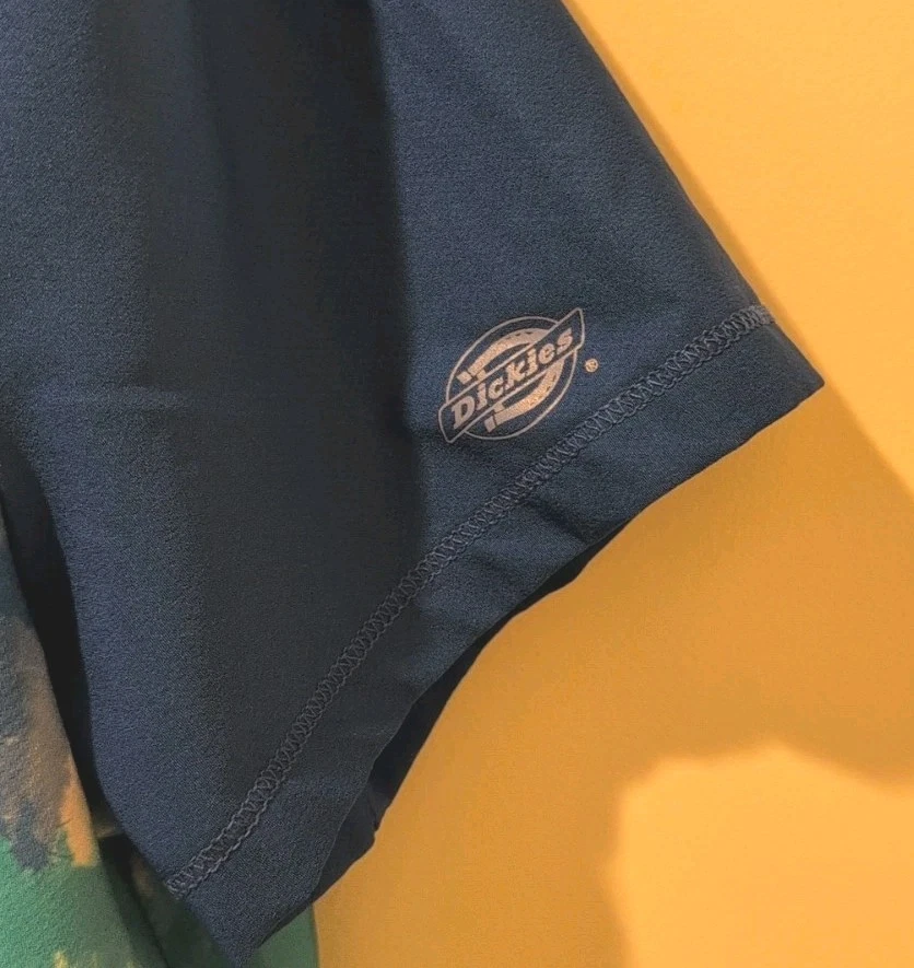 Women's Dickie Tye Dye Scrub Top Sz. Large In Excellent Condition  - Image 4 of 4