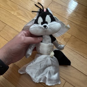 Vintage 1998 Penelope Le Pew Warner Bros 10” Bean Bag Wedding/ Bride