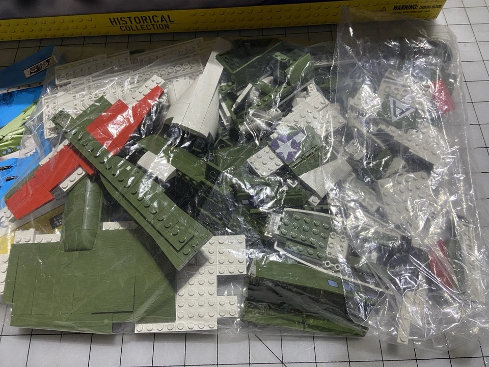 COBI Boeing B-17G Flying Fortress Bomber SET# 5703 (920 Pcs.) Incomplete - Image 2 of 4