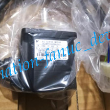 NEW YASKAWA SGMPH-01BAA41 Servo Motor Fast shipping DHL or Fedex 