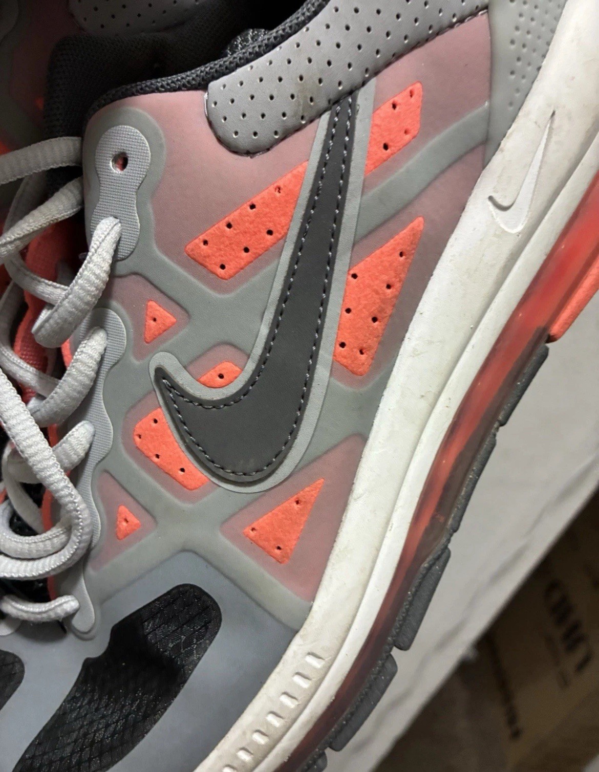 Nike Air Max Genome Sneakers Size 8.5”.  Used thumbnail 4