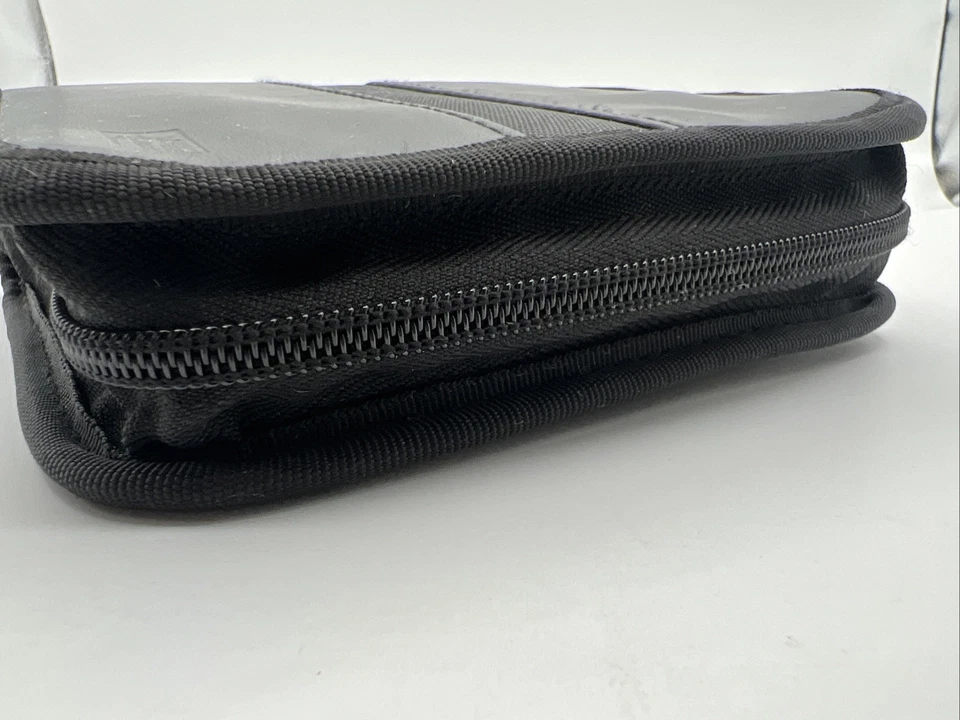 Case Logic 28 CD DVD Discs Wallet Carrying Travel Zipper Vintage Binder Storage - Image 4 of 4