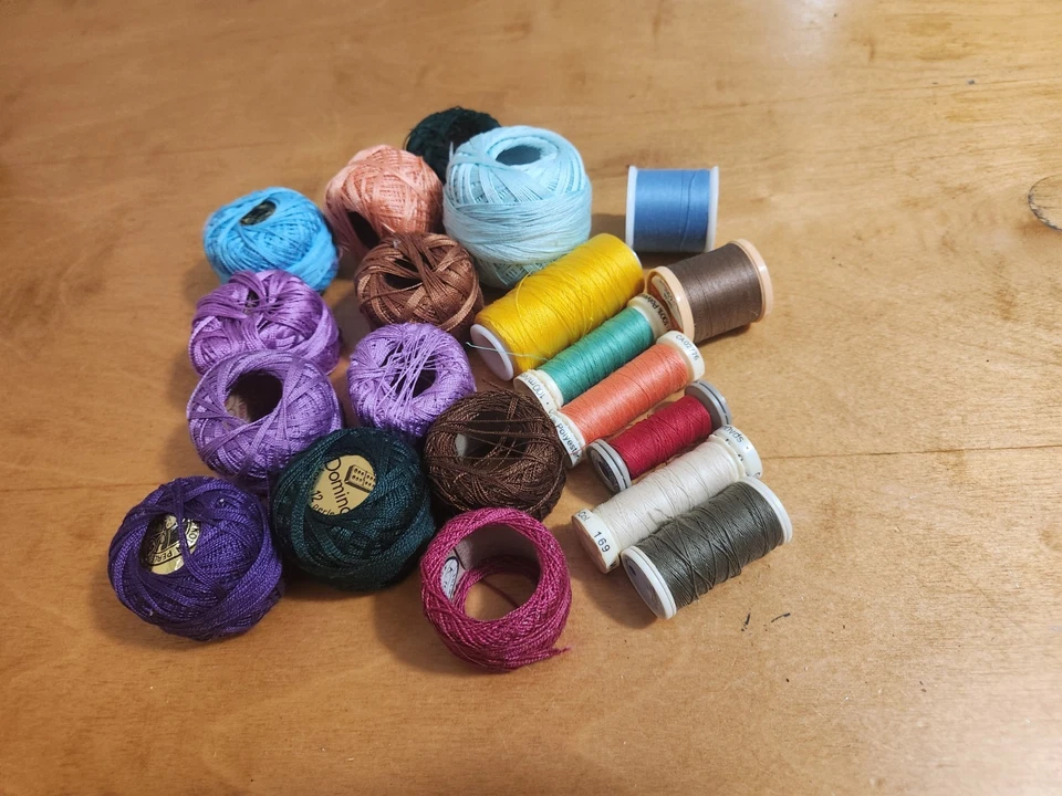 Various Craft Threads Of Different Colours And Sizes - Image 2 of 3