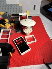 Lego City Beach House INCOMPLETE & NO BOX OR INSTRUCTIONS