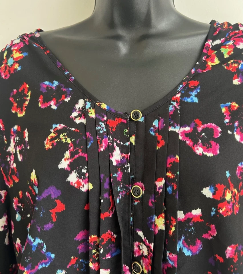 Yumi Kim Silk Top Dark Romantic Size M Pleated Black Floral 3/4 Sleeve - Image 2 of 4