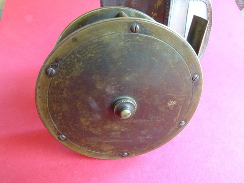 UN BEL MULINELLO A MOSCA SALMONE OTTONE PESANTE 4 5/16" TARDO VITTORIANO ANTICO + CUSTODIA BLOCCO D - Foto 4 di 14