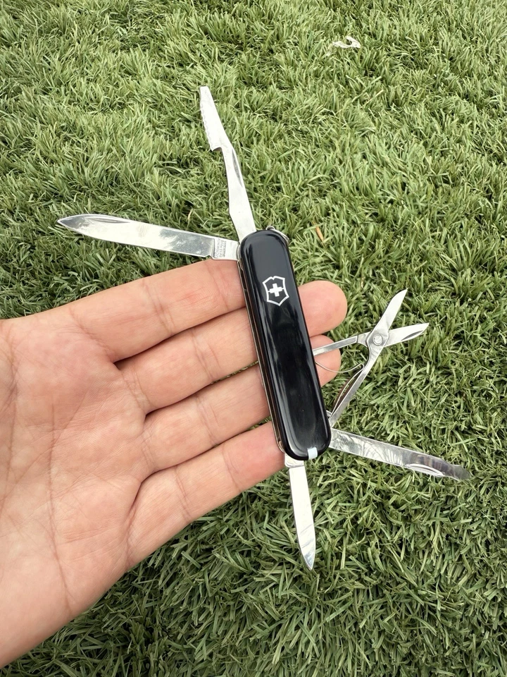 EXCELLENT - Victorinox Executive 74mm Black - Collectible / Discontinued / Rare - Image 2 of 4