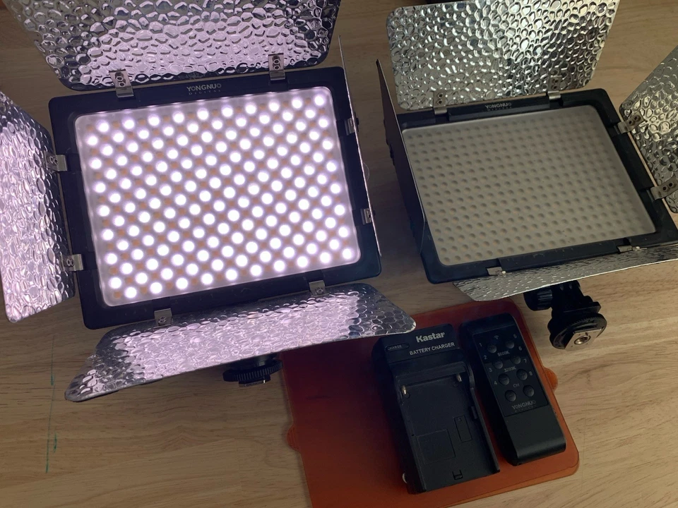 2x Yongnuo YN300 III Led Video Panel Light 3200K-5600K Bicolor - Image 2 of 4