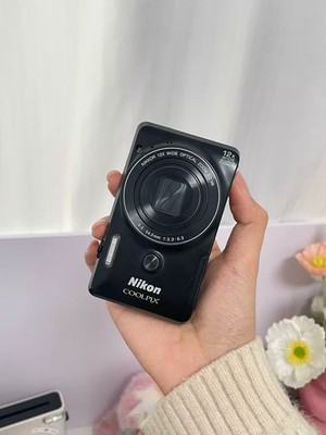 Nikon COOLPIX S6900 16.0MP 12x Optical Zoom Digital Camera Touch Screen Tested