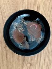 11 Japanische lackierte Tellerchen aus Naturholz und Urushi-Lack