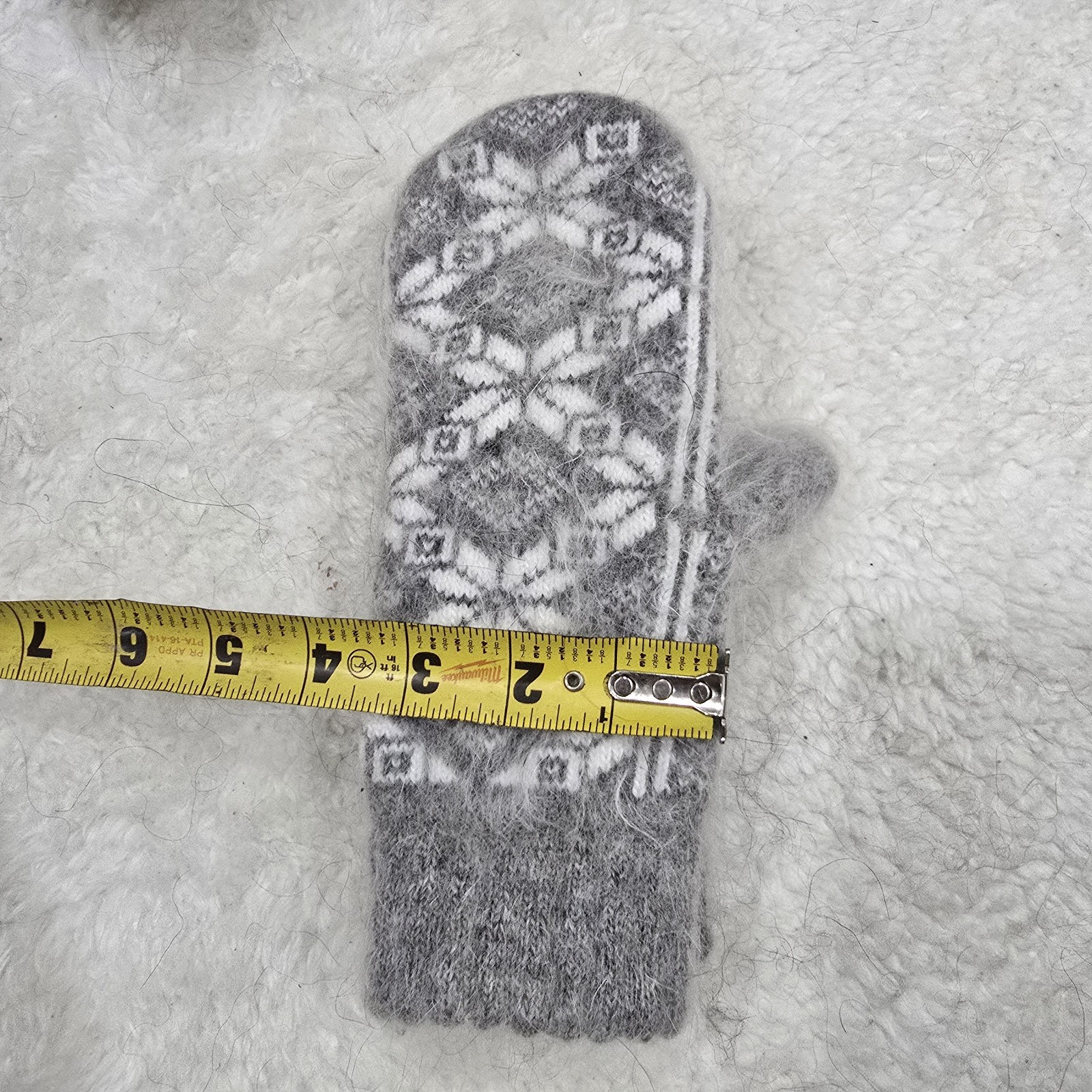 Handmade Goat Down Mittens Grey White Nordic Pattern Warm Winter Gloves One Size image 5