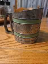 Vintage Sift Chine Flour Tin Sifter Made in USA Green Metal Squeeze Handle 6...