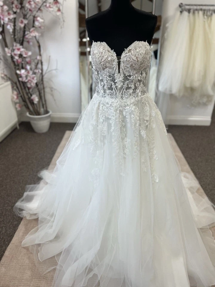 Strapless Wedding Dress Size 20 X Wash&Dry Cleaned. Comes With Under Skirt🥰 - Image 4 of 4