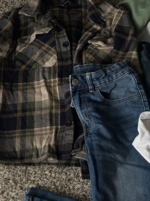 chlothes for kids 7-8 years old 4 units  of clothing jacket,jeans,t-shirt,shirt thumbnail 2