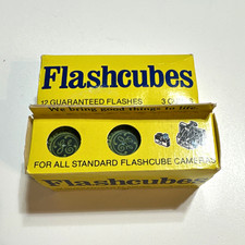 General Electric Flashcubes Flash Bulbs 12 Flashes 3 Cubes ACG33-DW USA 2 packs