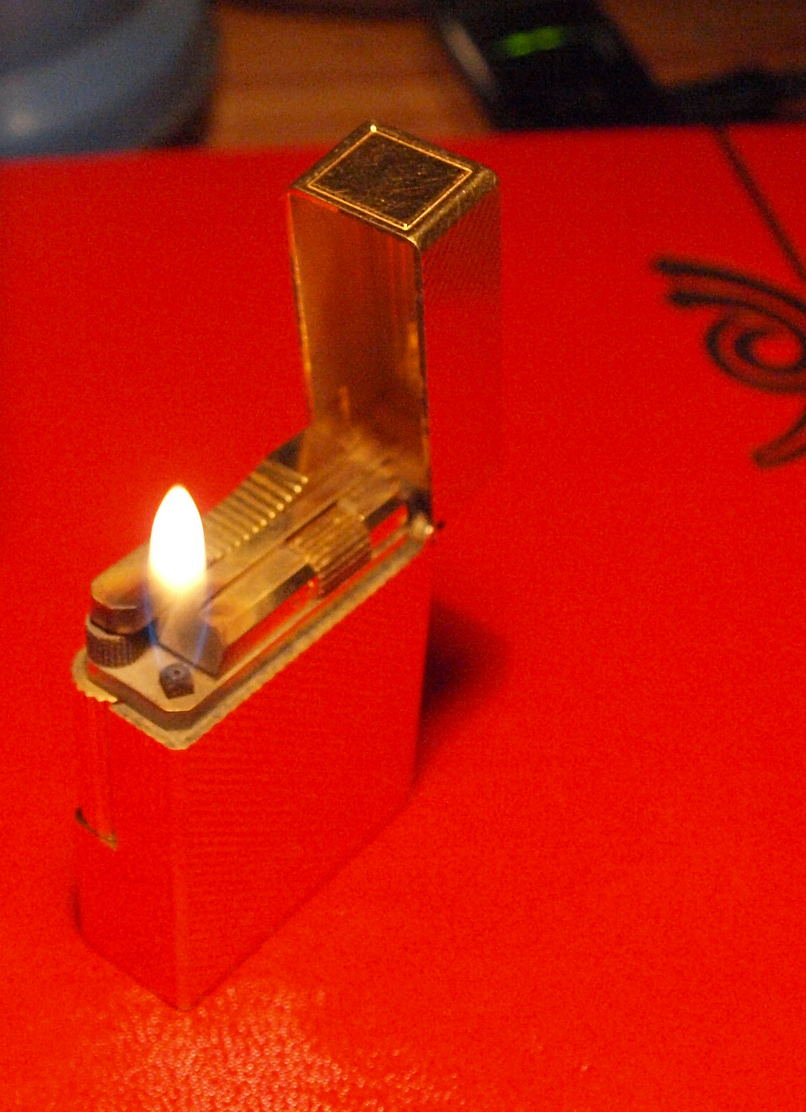 briquet st dupont plaqué or femme en bon état. Nieuwe hoogwaardige baan