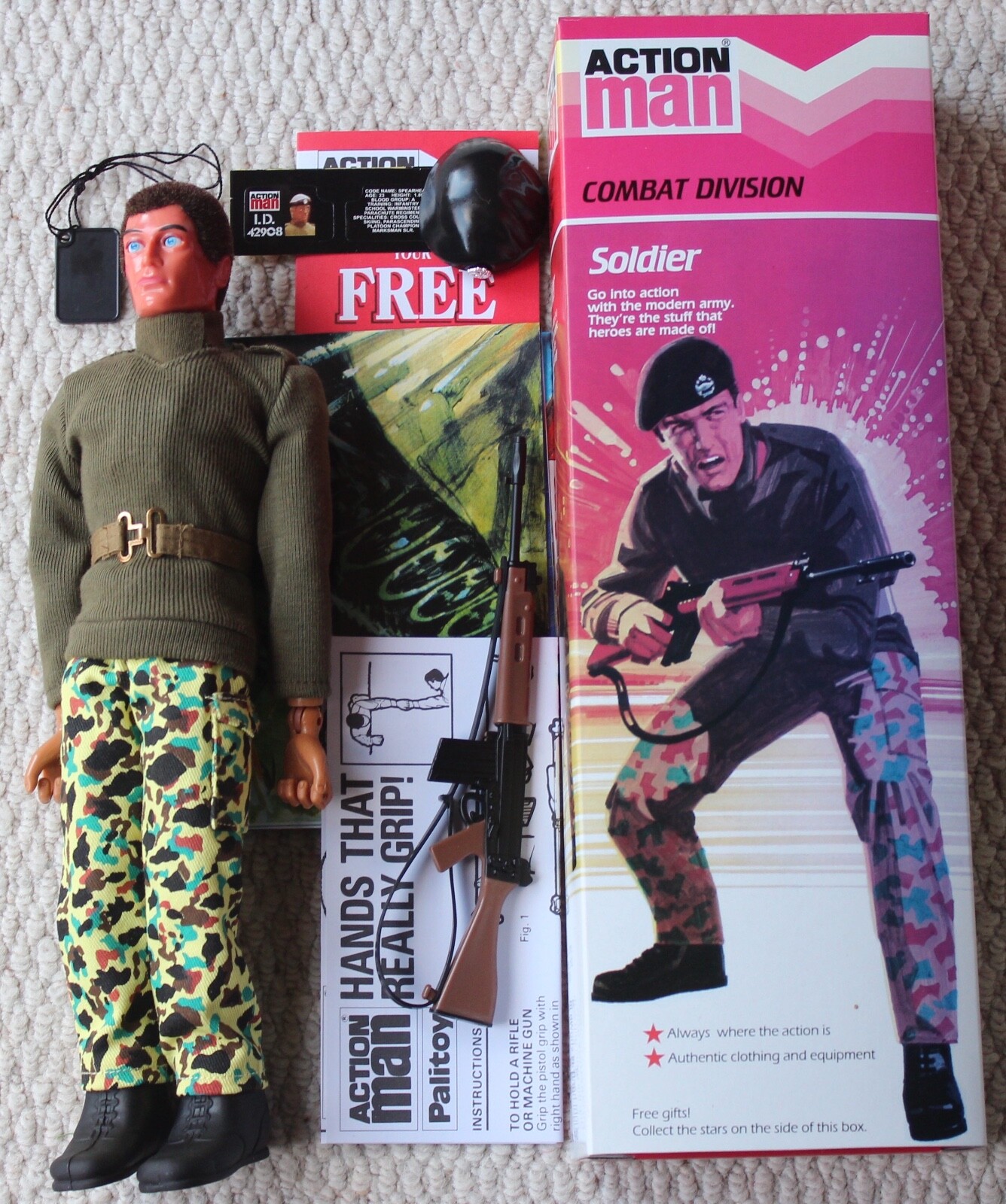 Jahr Wirkung man 40th anniversary eagle eye soldier gripping hands Boxed Jahr Wirkung man 40th anniversary eagle eye soldier gripping hands Boxed