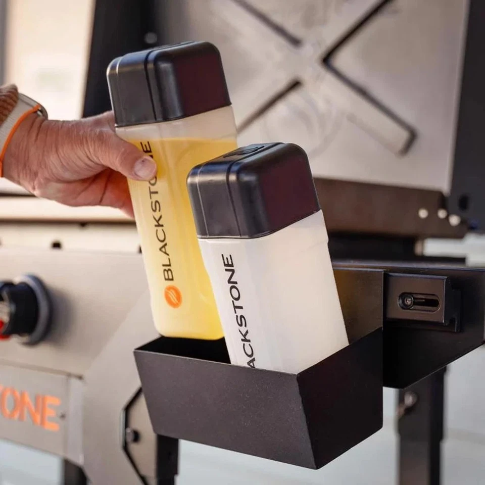 Plancha exterior propano líquido de 2 quemadores forjado de hierro Blackstone con capucha negra Foto 4 de 4