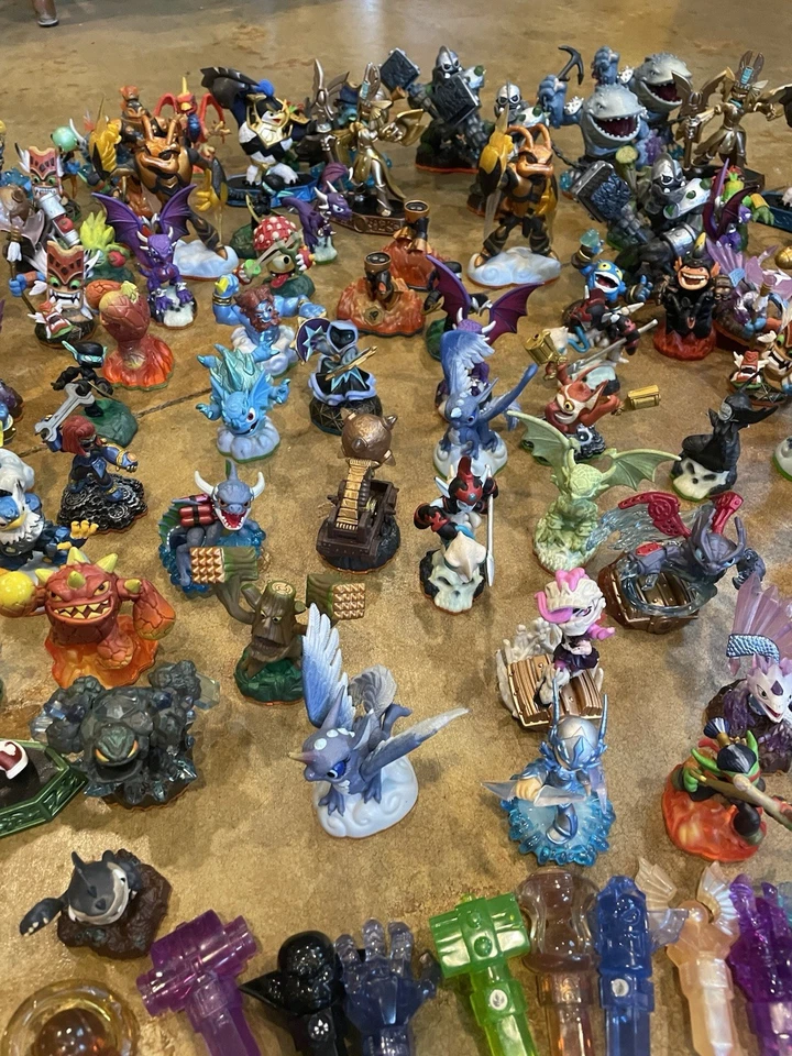 ENORME Skylanders Activision Lote de Personagens/Figuras/Portais/Cristal - Imagem 3 de 4