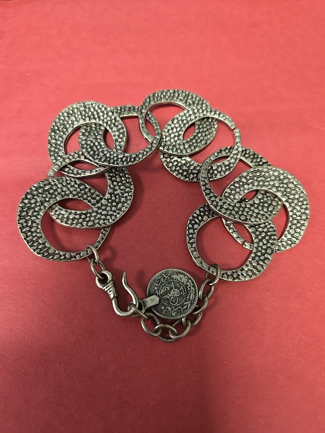 Circle Linked Rings Statement Bracelet Pebble Tex… - image 1