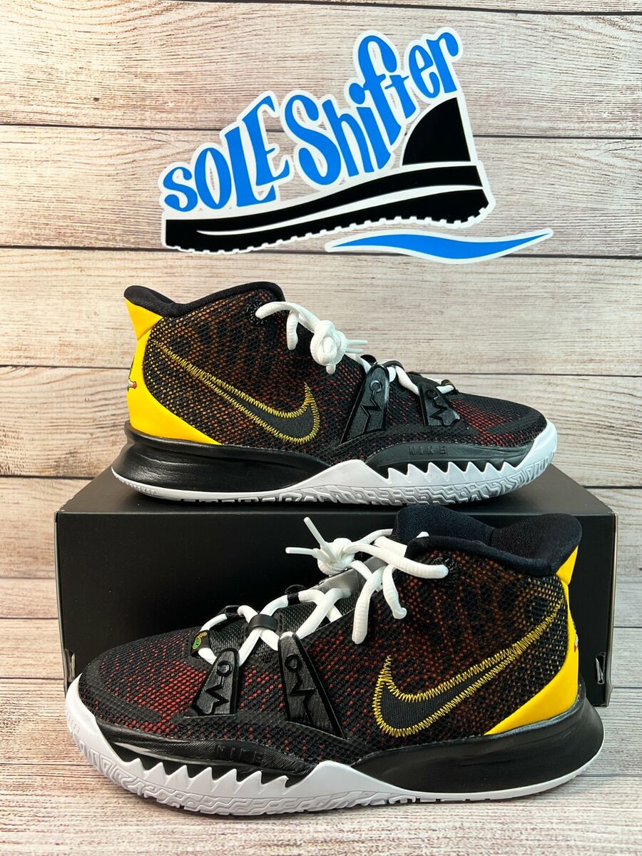NIKE KYRIE 7 (GS) **RAYGUNS** BLACK/GOLD CT4080-001 SIZE 4.5 NIKE KYRIE 7 (GS) **RAYGUNS** BLACK/GOLD CT4080-001 SIZE 4.5