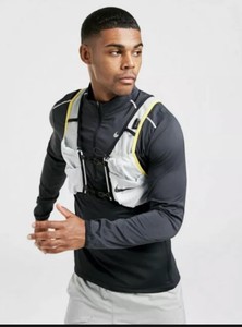 trail vest nike