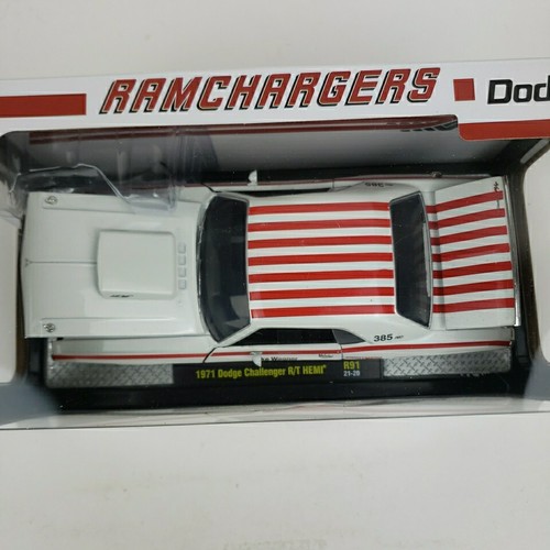 M2 Machines 1971 Dodge Challenger R/T HEMI 1:24 Scale RAMCHARGERS CANDYMATIC - Picture 5 of 12
