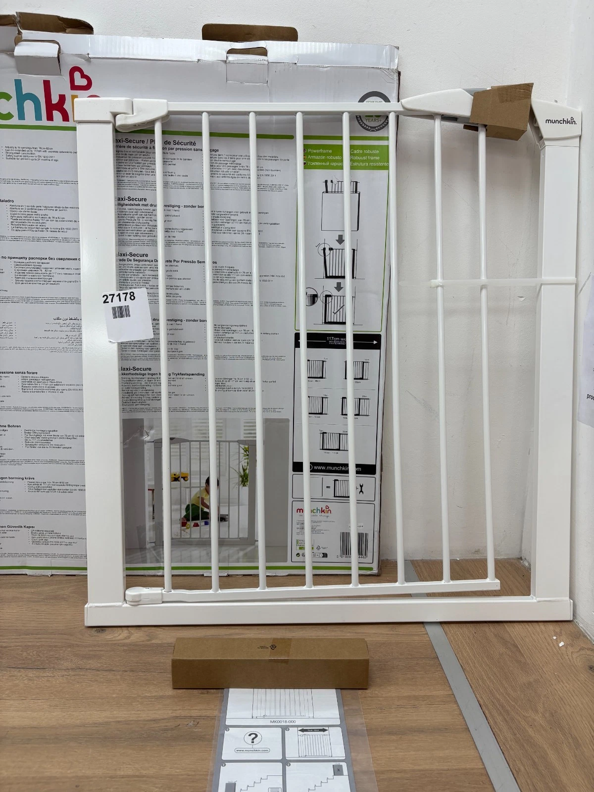 Munchkin Stair Gate, Maxi Secure Toddler & Baby Gate, Stair Gate Pressure Fit