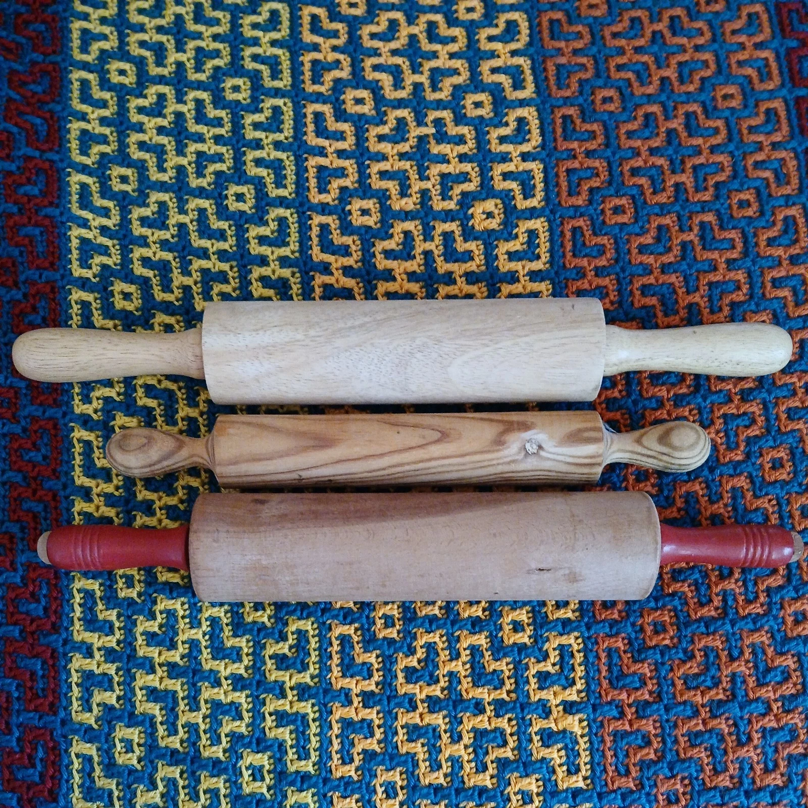 Lot of 3 Wooden Rolling Pins With Handles Farmhouse Kitchen Decor Brands Unknown
Opens in a new wind