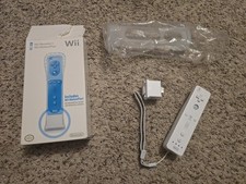 Nintendo Wii Remote White With Motion Plus Attatchment, Sleeve, and Packaging