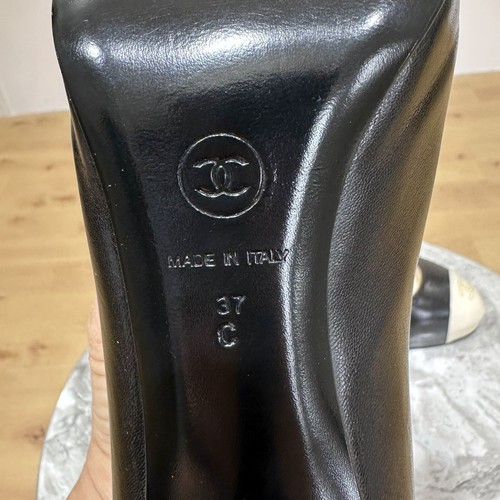 CHANEL CC Logo Cap Toe Black Beige Leather Heels Pumps Size 37 C - Picture 9 of 24