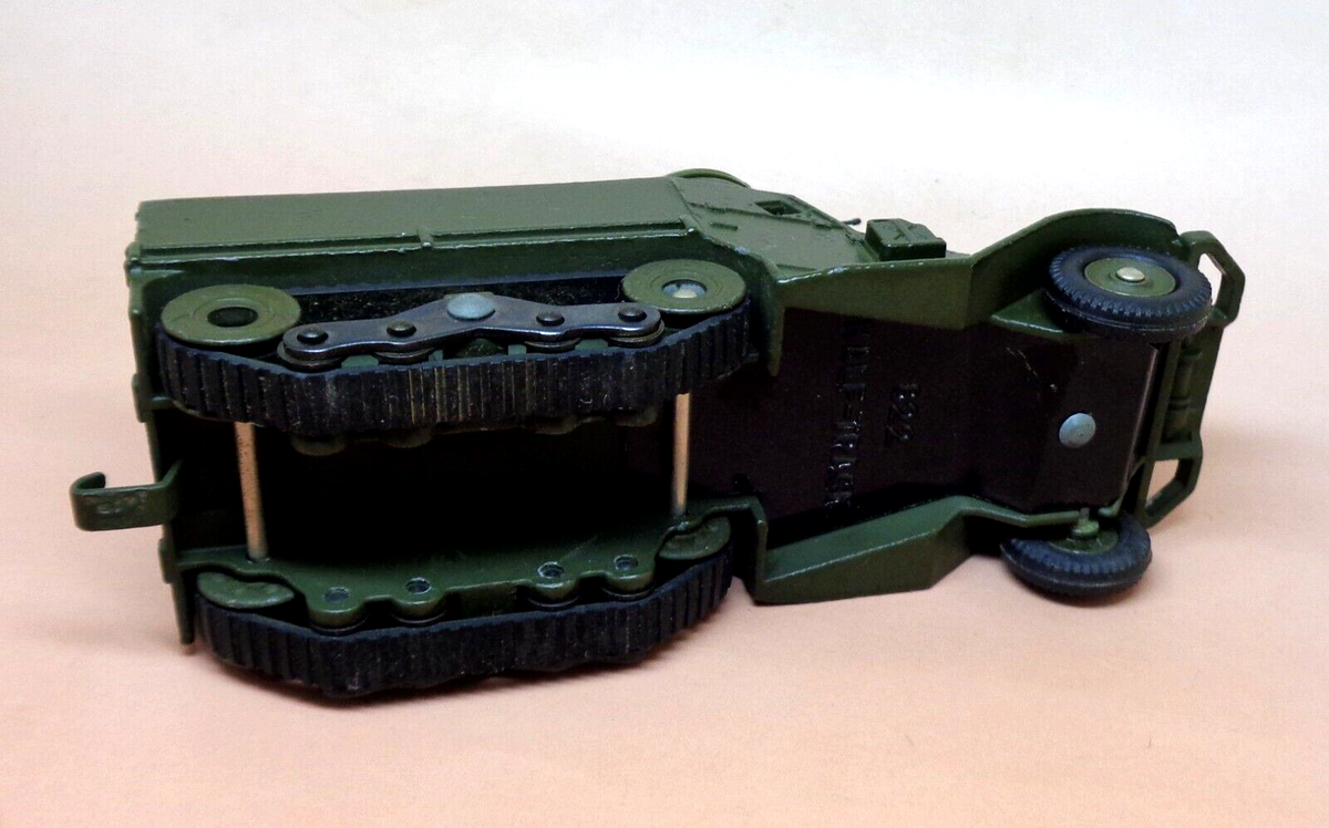 DINKY TOYS Réf 822 Half Track Transport de troupes militaire 1963 quasi