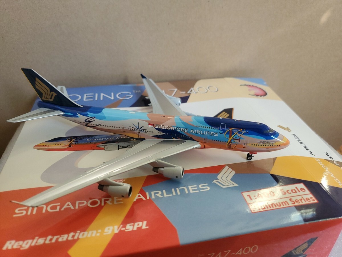 Phoenix Models Singapore Airlines B 747-412 1:400 10703 Phoenix Models Singapore Airlines B 747-412 1:400 10703