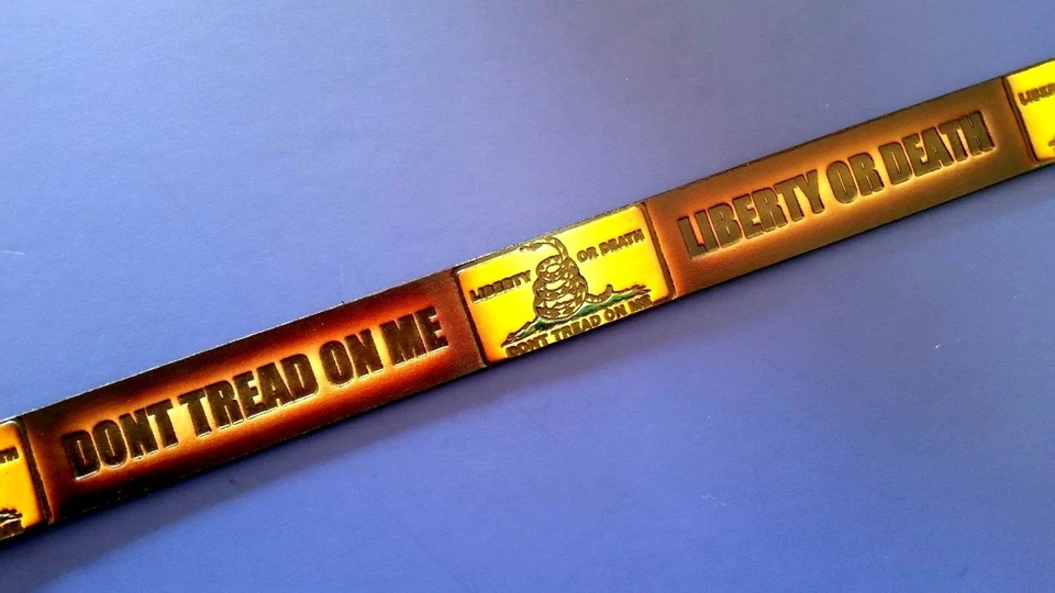 "Dont Tread on ME" 皮革腰带和匹配皮革扣 (28" - 54" 腰部) 全新 — 第 3/3 张图片