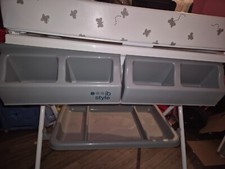 table a langer pliable avec baignoire 