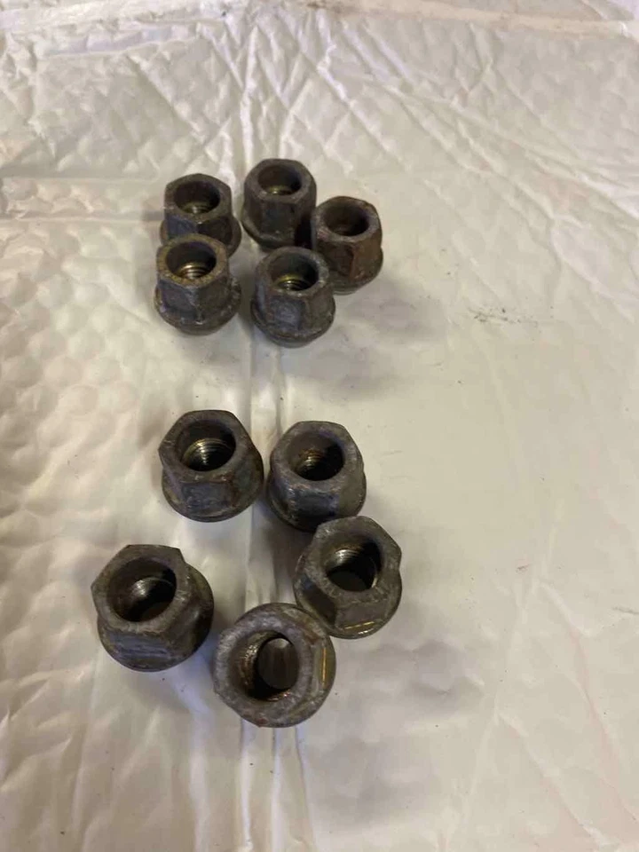 Lug Nuts OLDS ALERO 99 00 01 02 03 04 Foto 3 de 4
