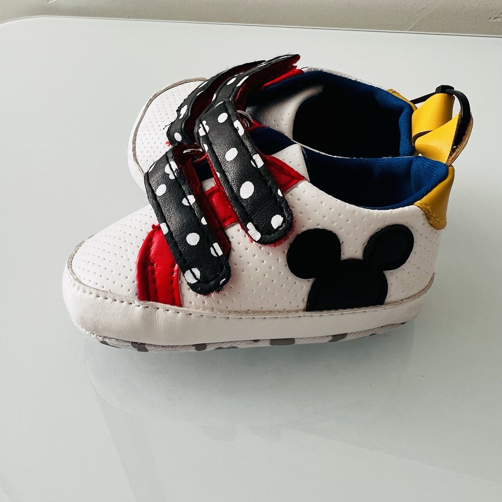Size 2 Mickey Mouse Boys Girls Sneakers Adjustable Strap