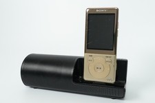 Sony Walkman NW-S774 Gold 8GB Bluetooth MP3 Player  Speaker Dock Japan Tested