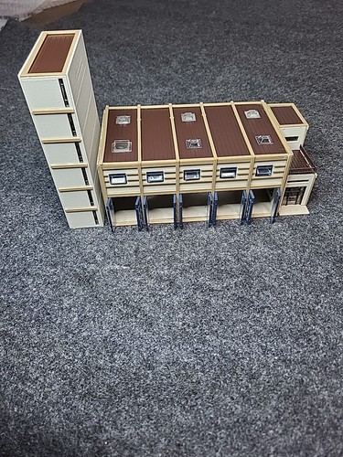 Vollmer 27294 N escala 1:160 base de bomberos, totalmente montado   | Zustand: Used