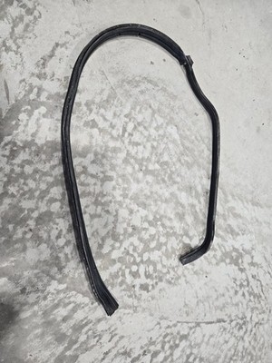 90-96 NISSAN 300ZX FRONT WINDSHIELD WIPER COVER COWL WEATHERSTRIP