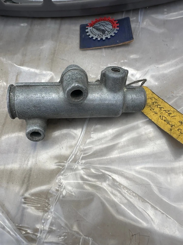 Cilindro esclavo embrague Ferrari 275 GTB Foto 2 de 4