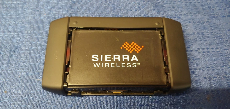 Mixed Lot of 14 AT&T Mobile Hotspots - Image 4 of 4