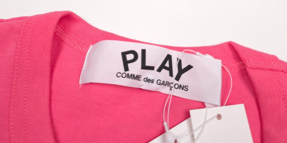 PLAY Comme Des Garcons T-Shirt Mens Small Pink Embroidered Heart