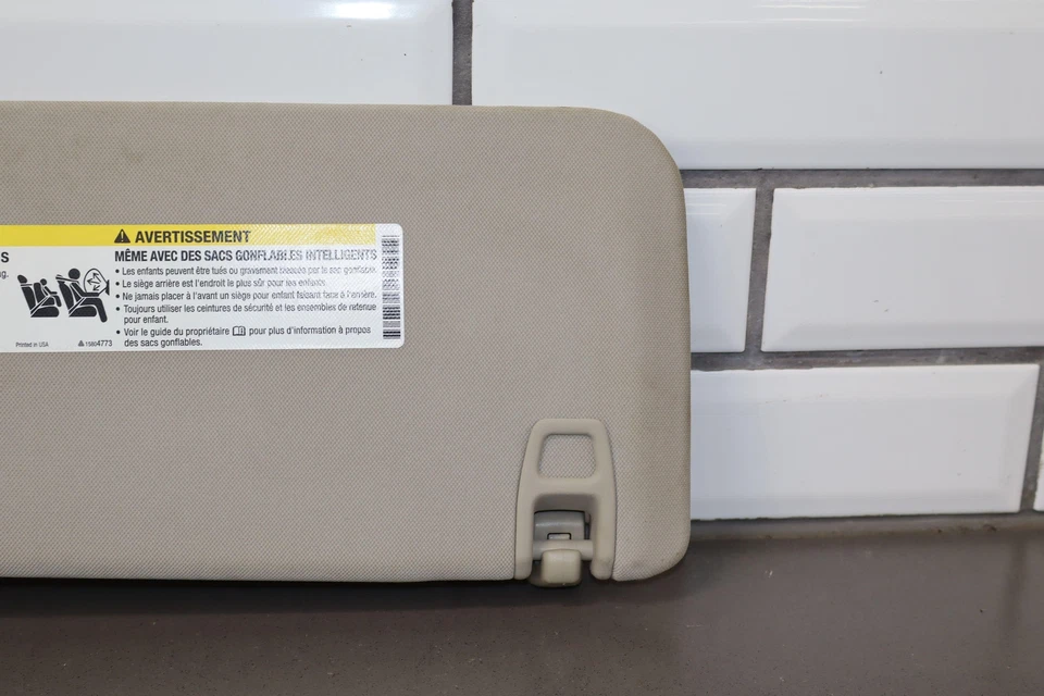 07-13 GMC Yukon XL OEM parasoles interiores (par izquierda/derecha) neutros Foto 3 de 4