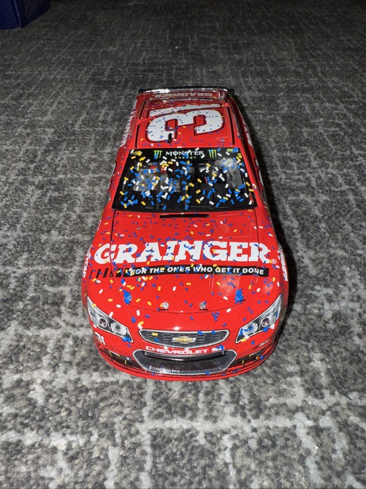 2017 Ryan Newman #31 Grainger Phoenix Raced Win Version 1:24 NASCAR Diecast 5/88 - Image 3 of 4