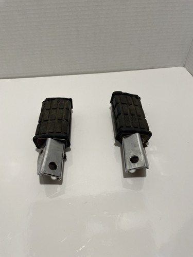 1982 - 1984 YAMAHA XV500 XJ1100 OEM PASSENGER FOOTREST FOOT PEGS 10M-27430 27440 - Foto 4 di 8